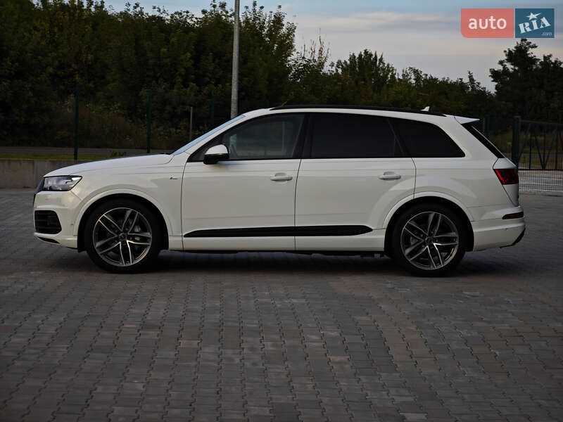 Позашляховик / Кросовер Audi Q7 2016 в Дубні