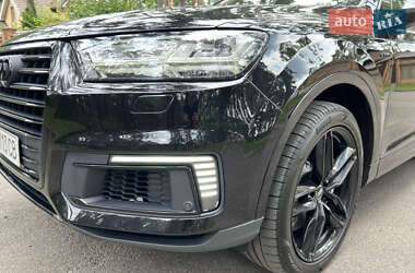 Внедорожник / Кроссовер Audi Q7 2016 в 