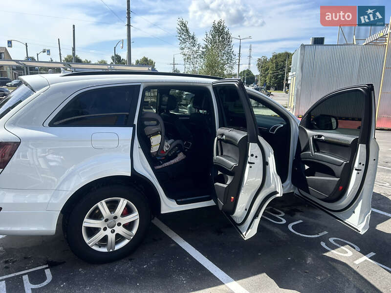 Внедорожник / Кроссовер Audi Q7 2015 в Виннице