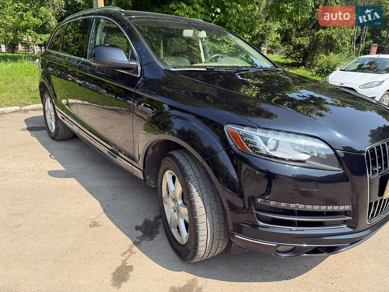 Позашляховик / Кросовер Audi Q7 2015 в 