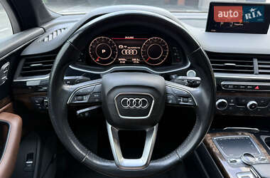 Внедорожник / Кроссовер Audi Q7 2016 в 