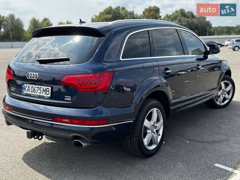 Позашляховик / Кросовер Audi Q7 2013 в Києві