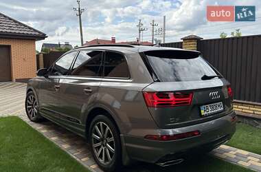 Внедорожник / Кроссовер Audi Q7 2017 в 