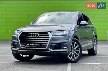 Внедорожник / Кроссовер Audi Q7 2019 в 