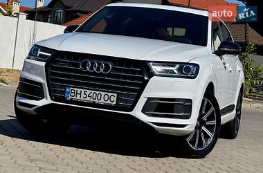Внедорожник / Кроссовер Audi Q7 2017 в 