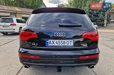 Внедорожник / Кроссовер Audi Q7 2015 в 