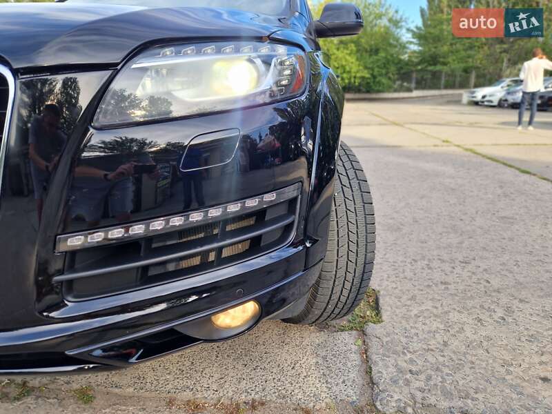 Внедорожник / Кроссовер Audi Q7 2015 в Днепре