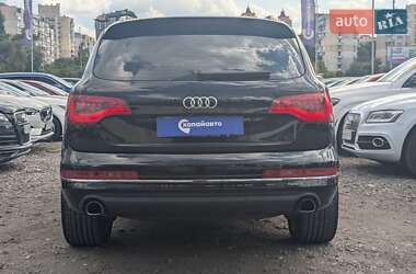 Внедорожник / Кроссовер Audi Q7 2015 в 