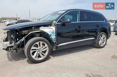 Позашляховик / Кросовер Audi Q7 2020 в 