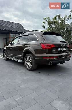 Внедорожник / Кроссовер Audi Q7 2011 в 