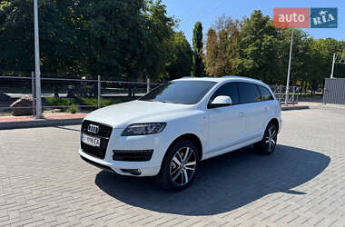Внедорожник / Кроссовер Audi Q7 2013 в 