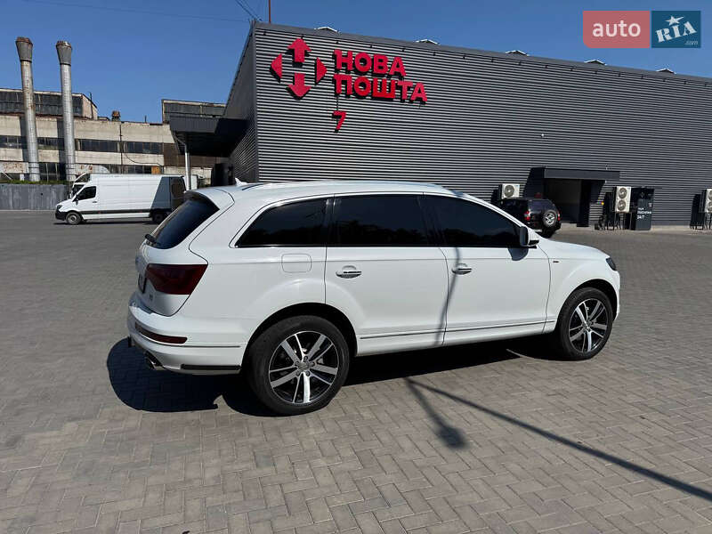 Внедорожник / Кроссовер Audi Q7 2013 в Кременчуге