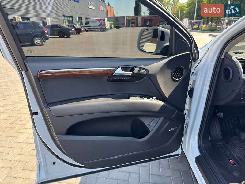 Внедорожник / Кроссовер Audi Q7 2013 в Кременчуге