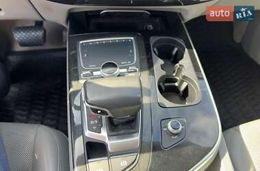 Позашляховик / Кросовер Audi Q7 2016 в 