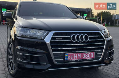 Внедорожник / Кроссовер Audi Q7 2017 в 