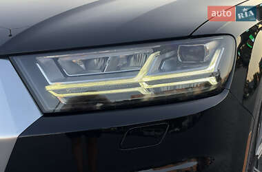 Внедорожник / Кроссовер Audi Q7 2017 в 