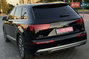 Внедорожник / Кроссовер Audi Q7 2017 в 