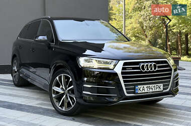 Позашляховик / Кросовер Audi Q7 2015 в 