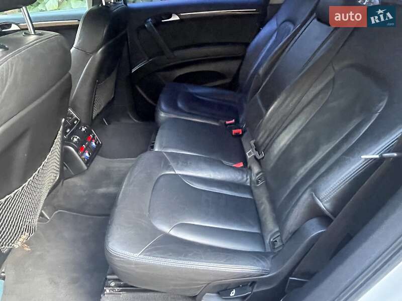 Позашляховик / Кросовер Audi Q7 2009 в Миргороді