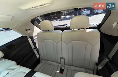 Внедорожник / Кроссовер Audi Q7 2017 в 