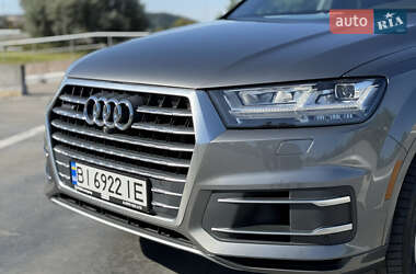 Внедорожник / Кроссовер Audi Q7 2016 в 