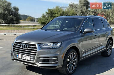 Внедорожник / Кроссовер Audi Q7 2016 в 