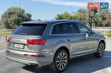 Внедорожник / Кроссовер Audi Q7 2016 в 