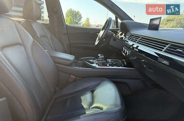 Внедорожник / Кроссовер Audi Q7 2016 в 