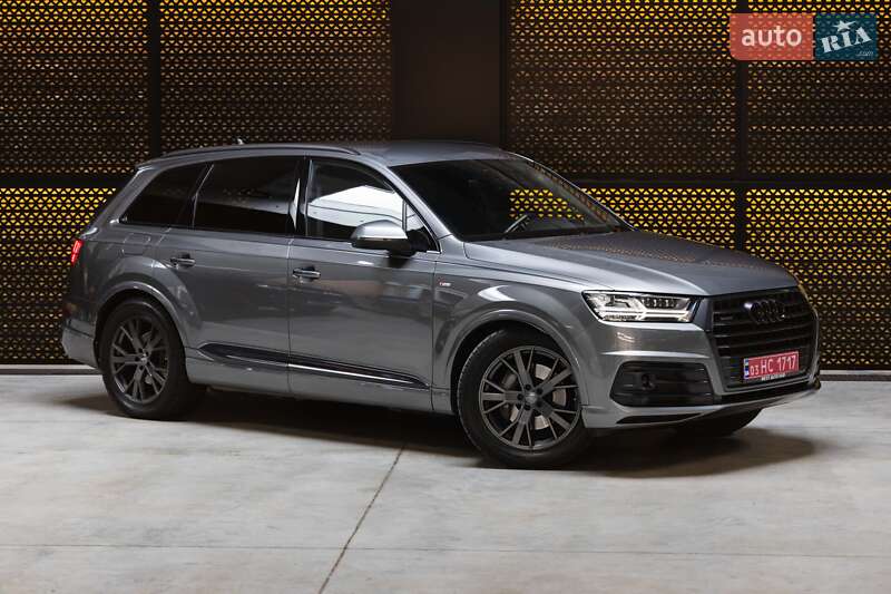 Позашляховик / Кросовер Audi Q7 2017 в Луцьку