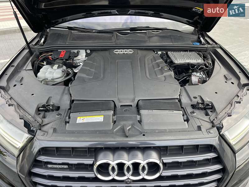 Внедорожник / Кроссовер Audi Q7 2017 в Киеве