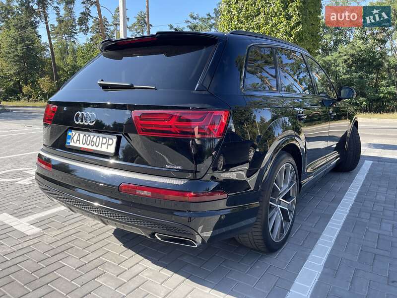Внедорожник / Кроссовер Audi Q7 2017 в Киеве