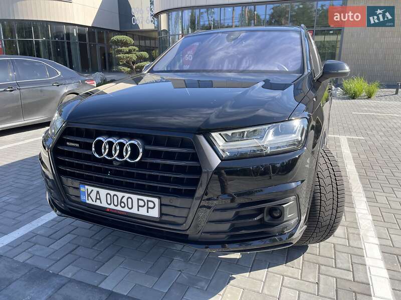 Внедорожник / Кроссовер Audi Q7 2017 в Киеве