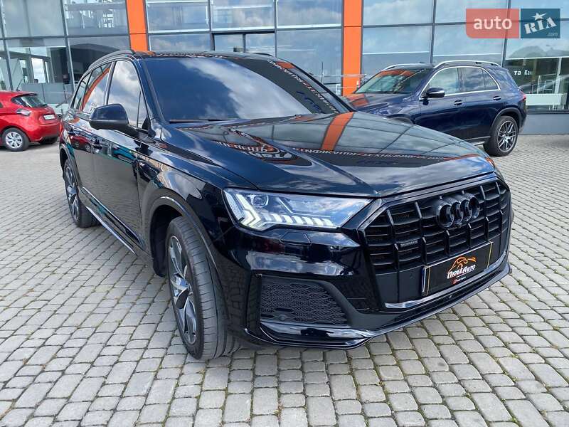 Внедорожник / Кроссовер Audi Q7 2020 в 