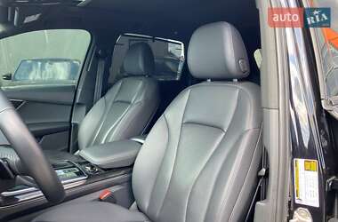 Внедорожник / Кроссовер Audi Q7 2020 в 