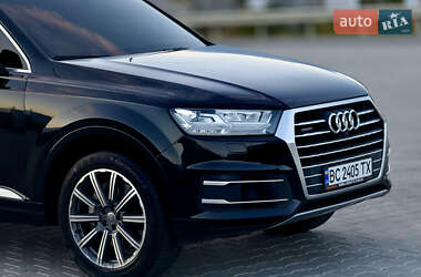 Позашляховик / Кросовер Audi Q7 2016 в 