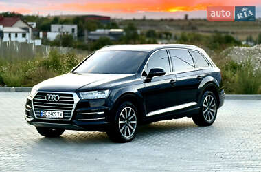 Позашляховик / Кросовер Audi Q7 2016 в 