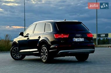 Позашляховик / Кросовер Audi Q7 2016 в 
