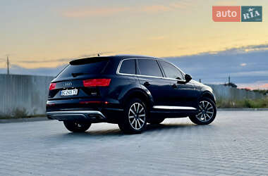 Позашляховик / Кросовер Audi Q7 2016 в 