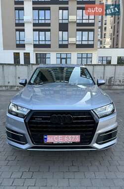 Внедорожник / Кроссовер Audi Q7 2018 в 