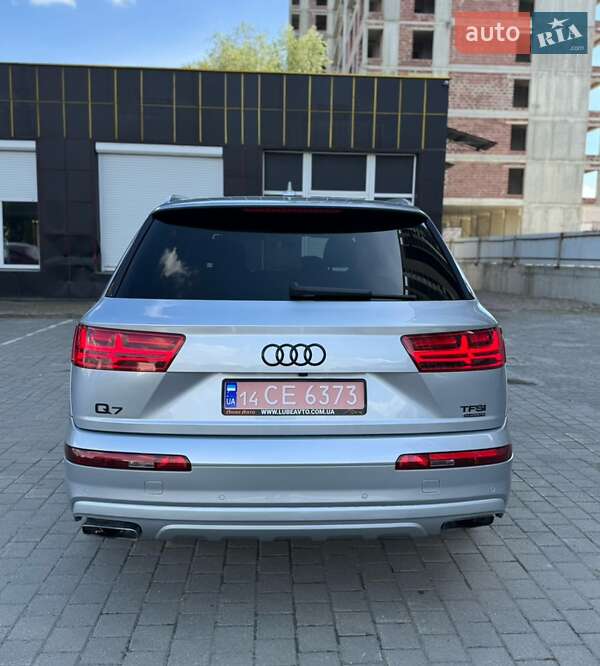 Позашляховик / Кросовер Audi Q7 2018 в Львові