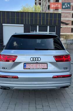 Внедорожник / Кроссовер Audi Q7 2018 в 