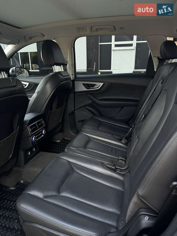 Позашляховик / Кросовер Audi Q7 2018 в Львові