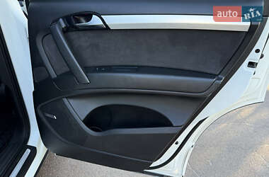 Внедорожник / Кроссовер Audi Q7 2010 в 
