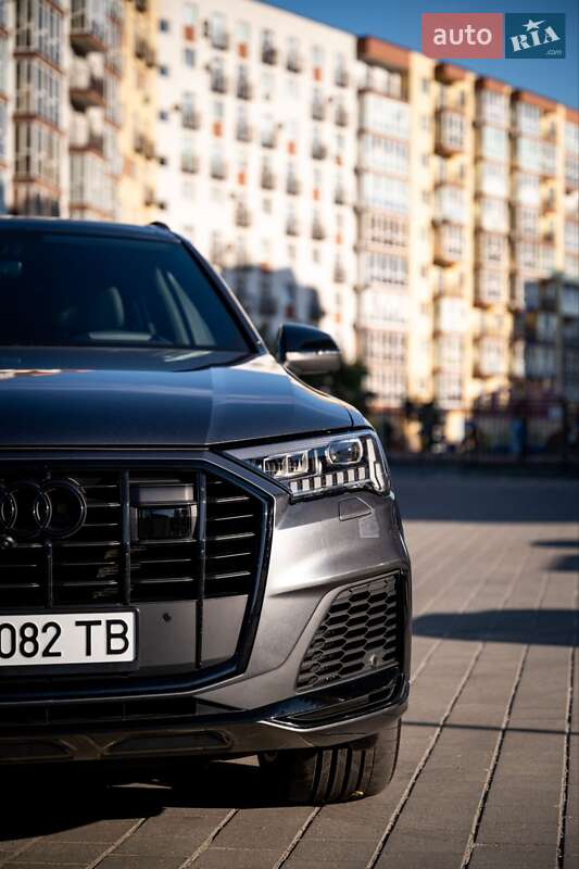Внедорожник / Кроссовер Audi Q7 2019 в Житомире