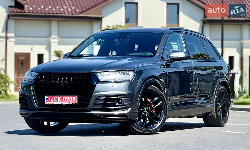 Внедорожник / Кроссовер Audi Q7 2017 в 