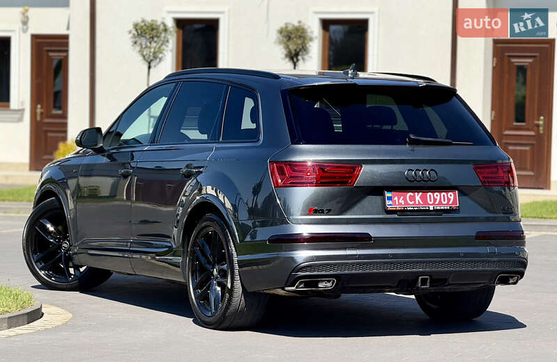 Позашляховик / Кросовер Audi Q7 2017 в Львові