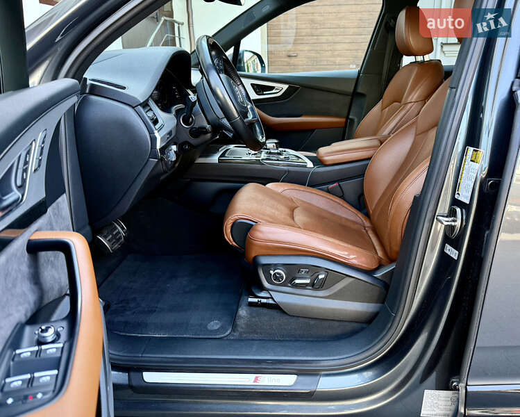 Позашляховик / Кросовер Audi Q7 2017 в Львові