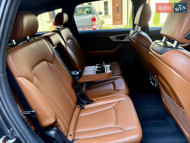 Позашляховик / Кросовер Audi Q7 2017 в Львові