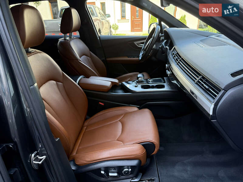 Позашляховик / Кросовер Audi Q7 2017 в Львові