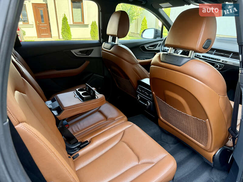 Позашляховик / Кросовер Audi Q7 2017 в Львові